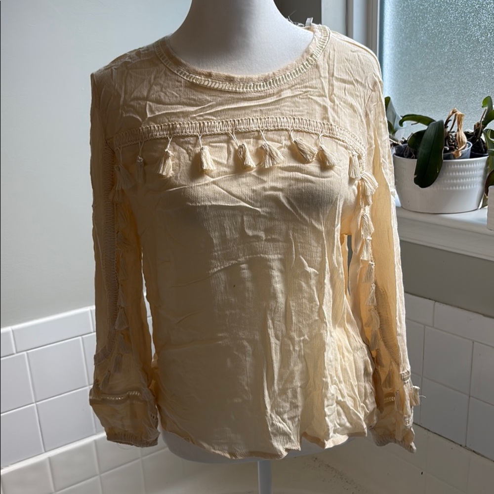 Cream gaze Tassel Detail Women's Top
Available in mauve and salmon